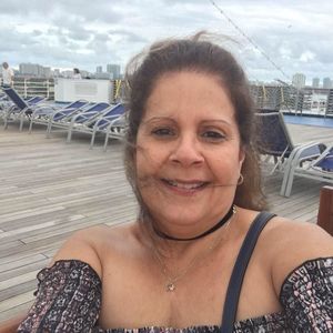 Meet your Posher, Estela